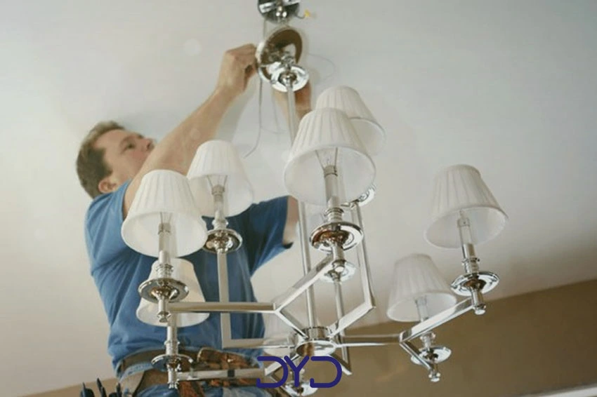 مراحل بستن لوستر به سقف