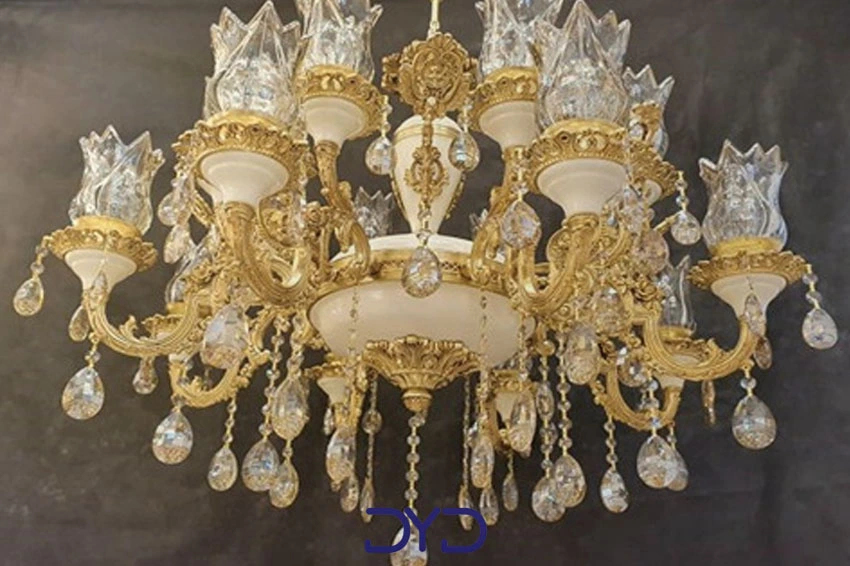 استفاده از متریال درجه یک در لوستر سلطنتی