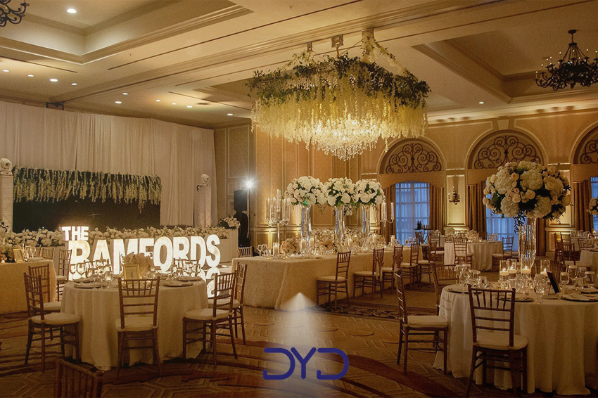 لوستر تالار چه ویژگیهایی دارد؟