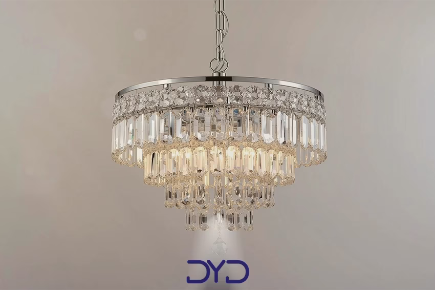 لوستر ساده با کریستال‌های K9 و درخشش قابل قبول